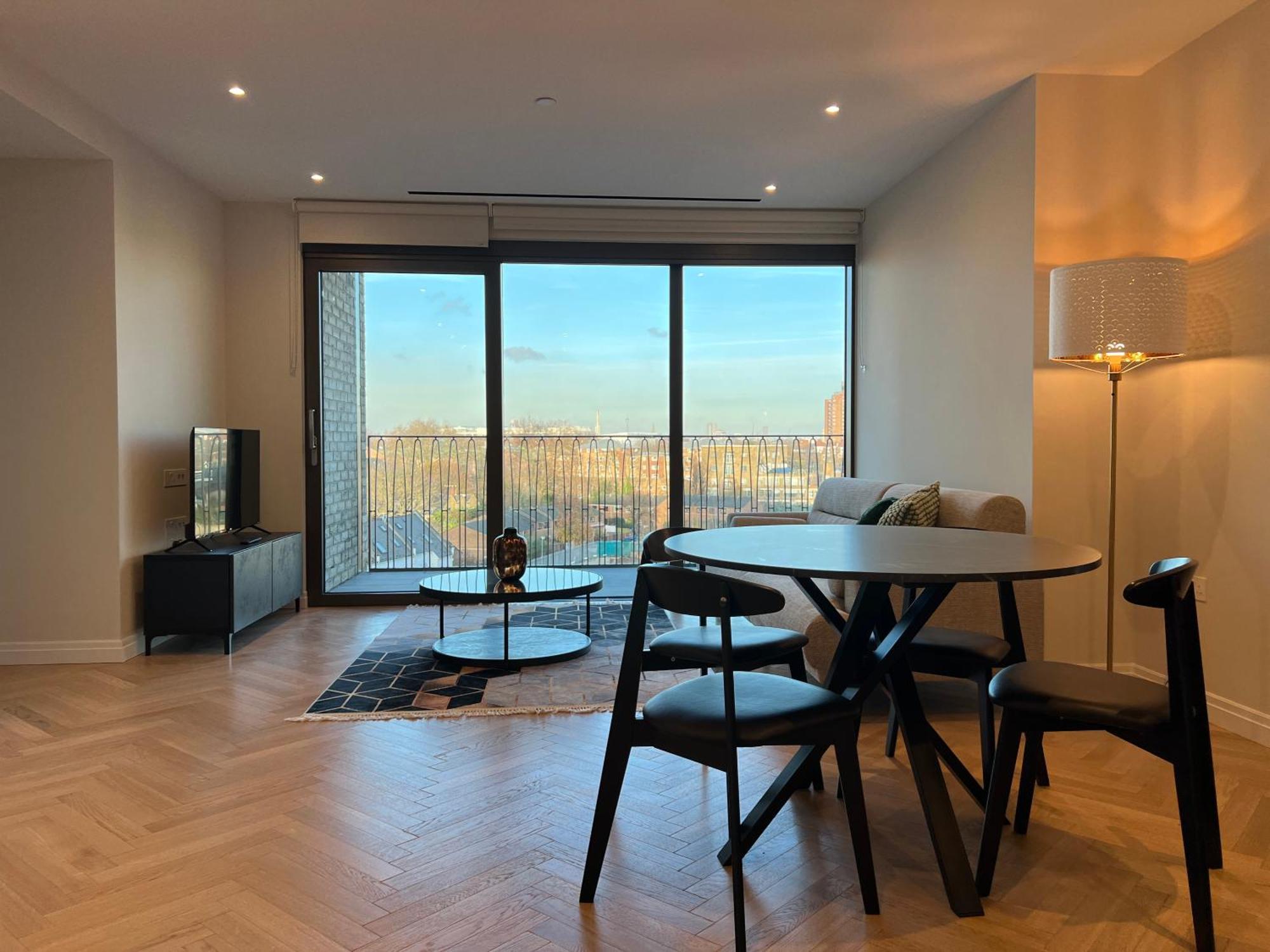 2 Bedroom Modern Family Flat-apartment Fulham * London