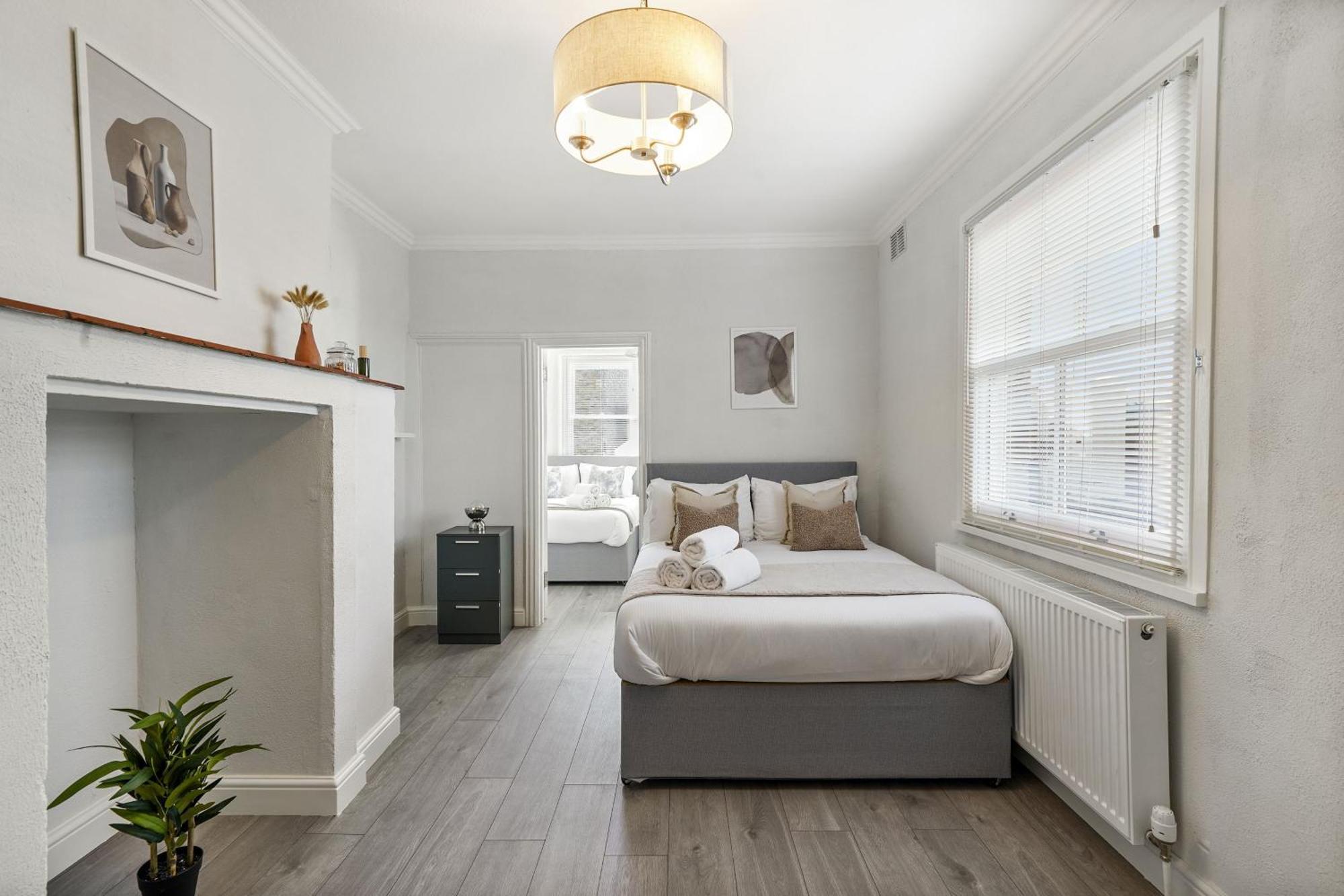 Livestay - Chiswick With Free Parking Apartment *