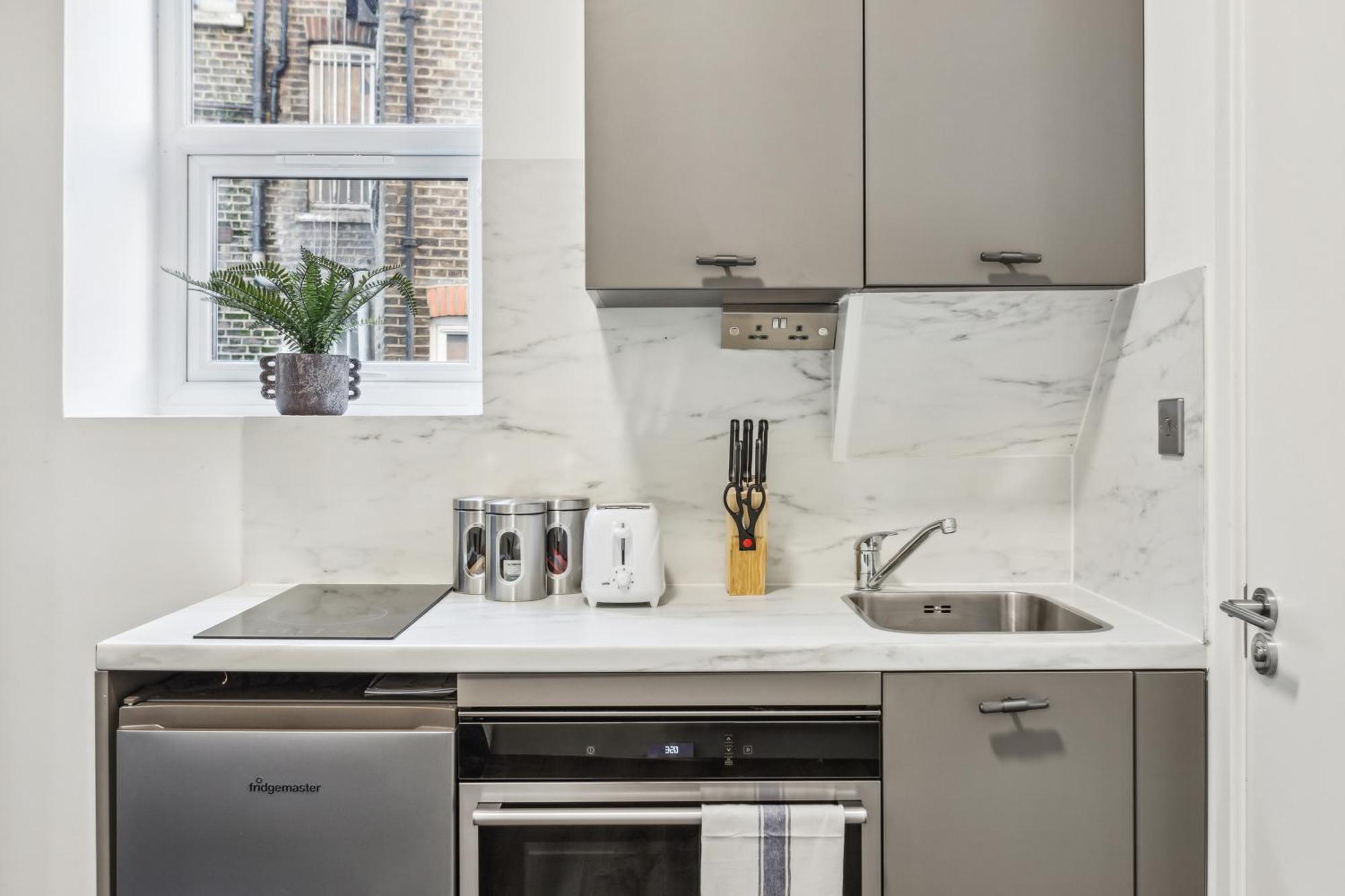 Sutherland Apartment *