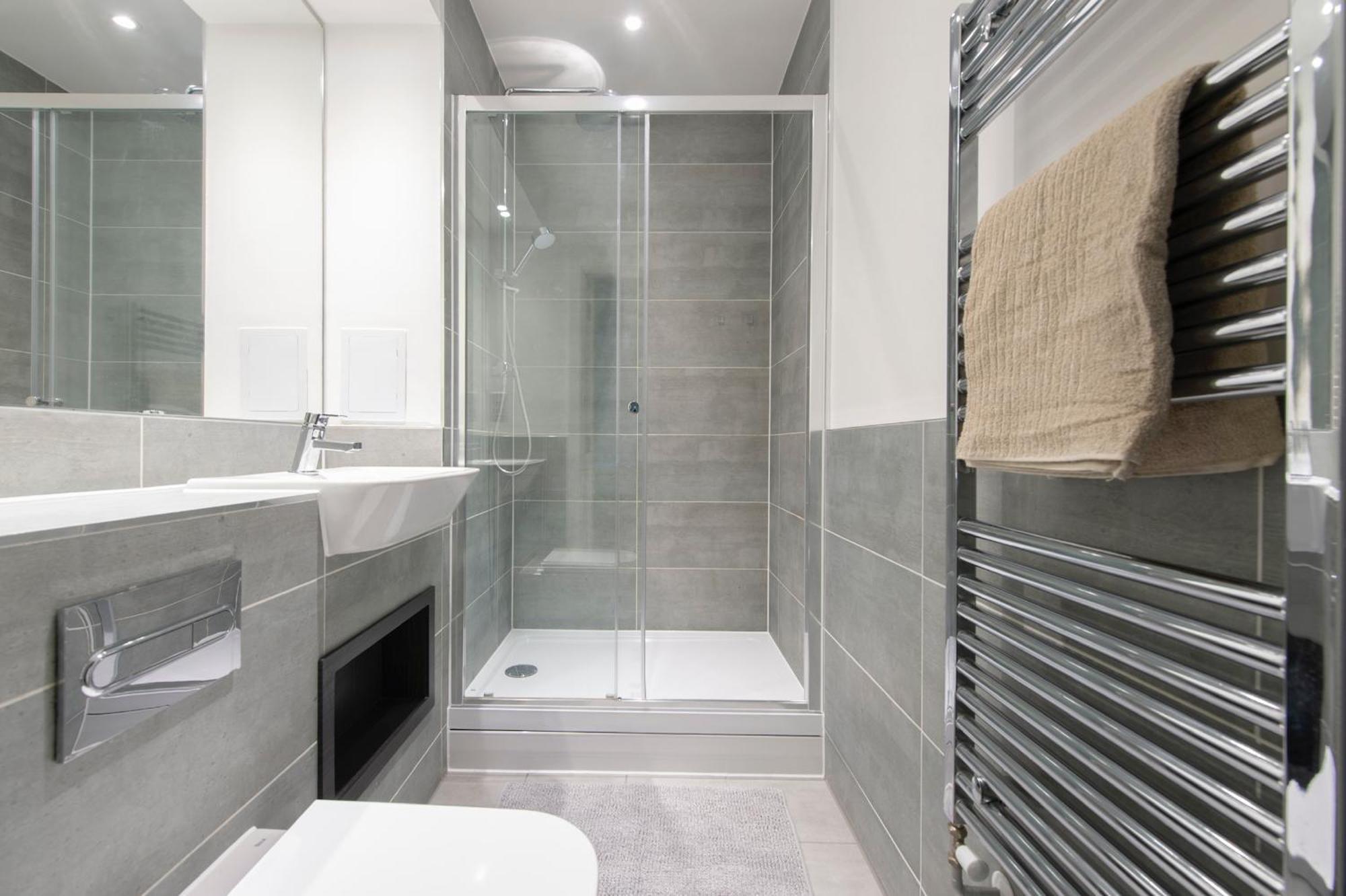 Stunning Luxury 2 Bedroom Apartamento *