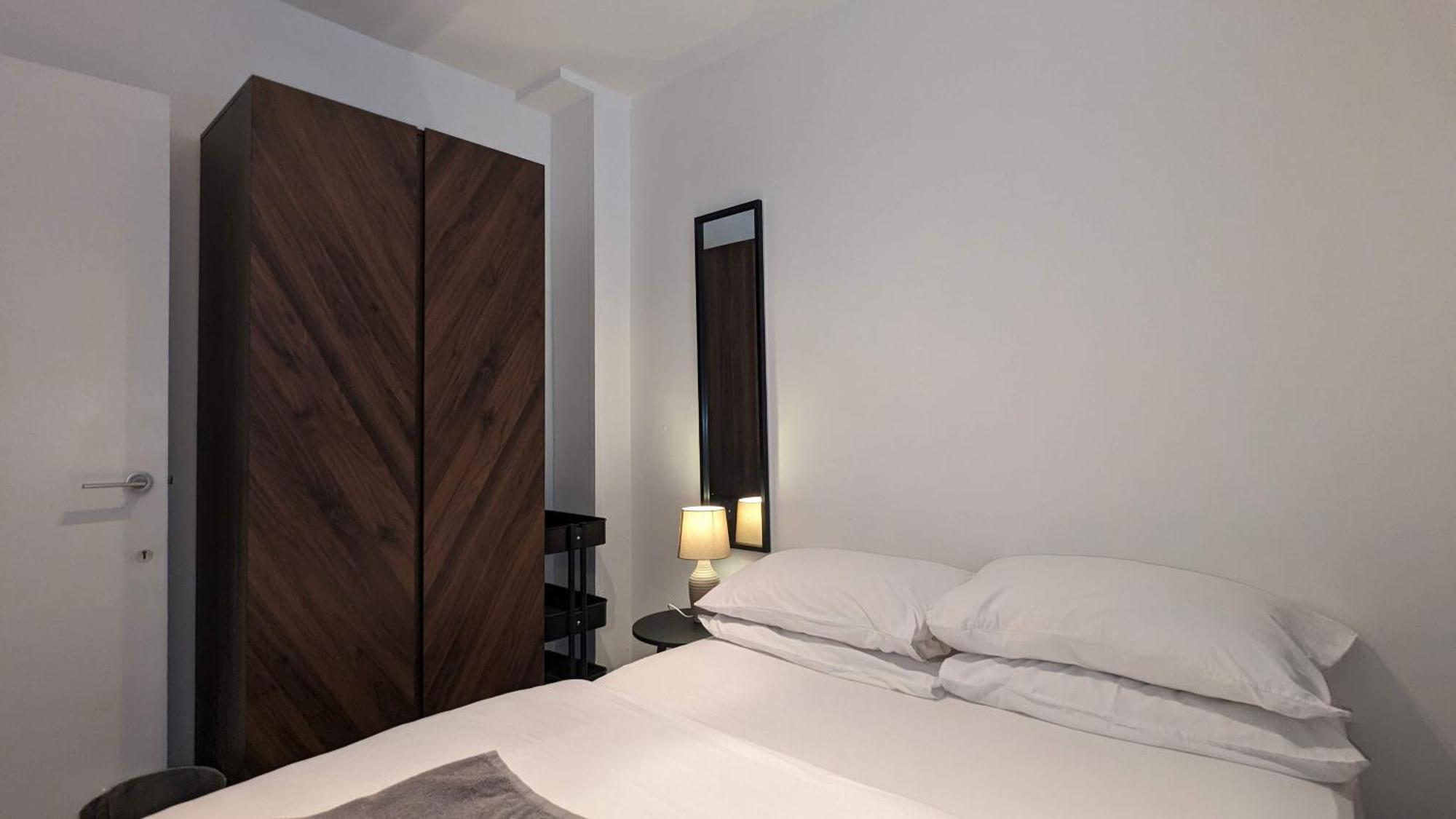 Old Compton Apartamento: Charming Retreat For Mature Guests Apartment