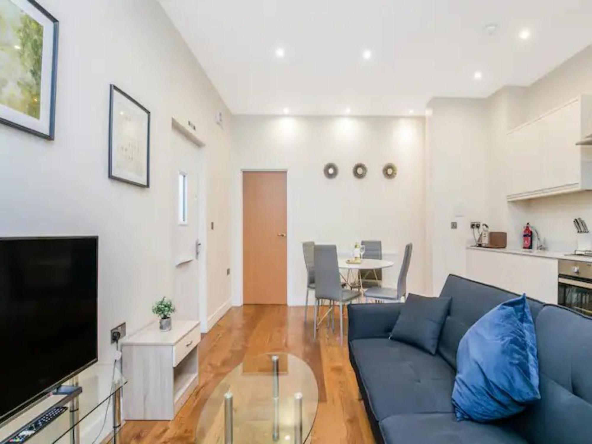 Ealing Queen Of The Suburbs One Bedroom Pass The Keys Londres
