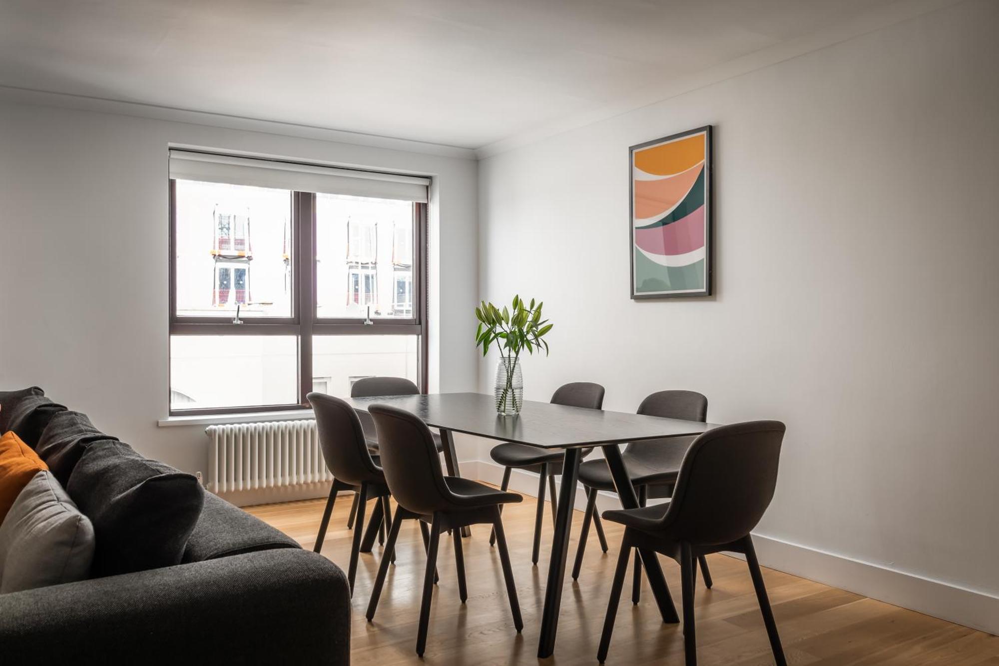 Monarch House - Serviced - Kensington *