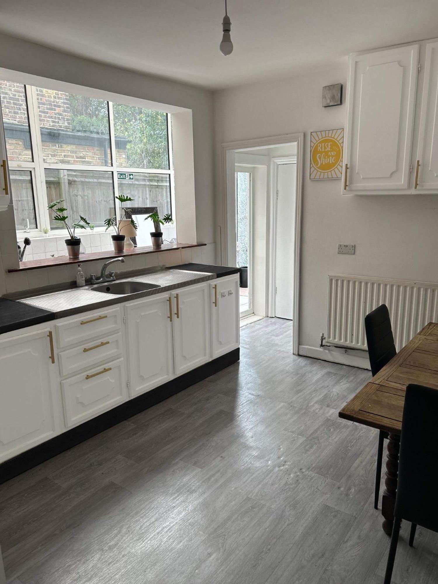 Balham, South Spacious 6, 6 Available * London