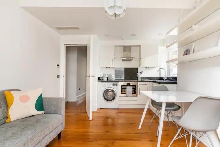 1 Bed With Roof Terrace Apartment London