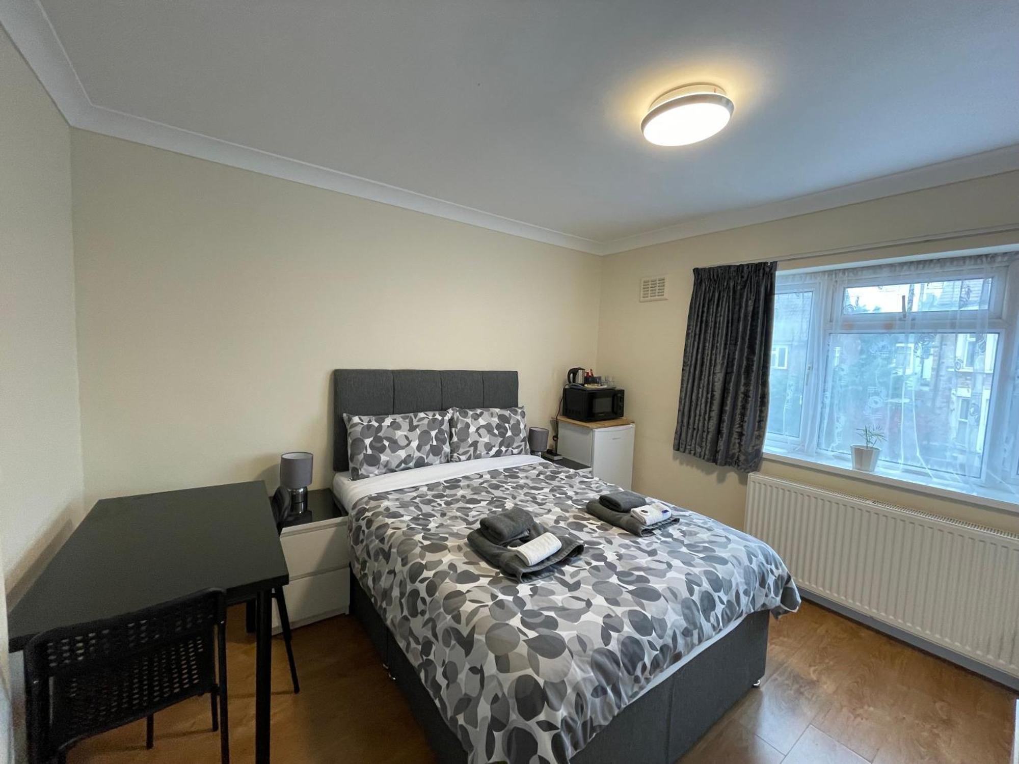 Guest house Kensal 2 *