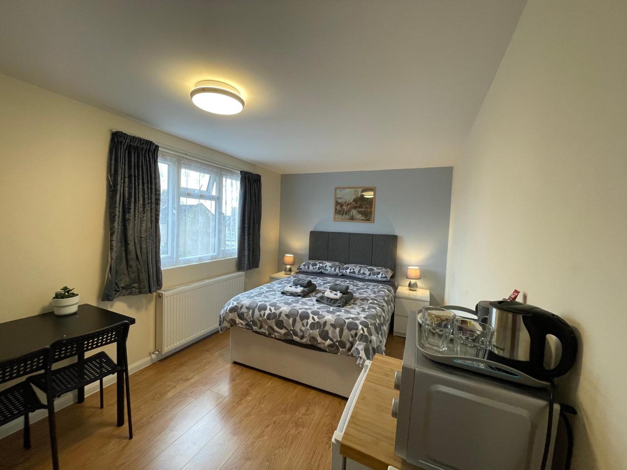 Kensal 2 Guest house London