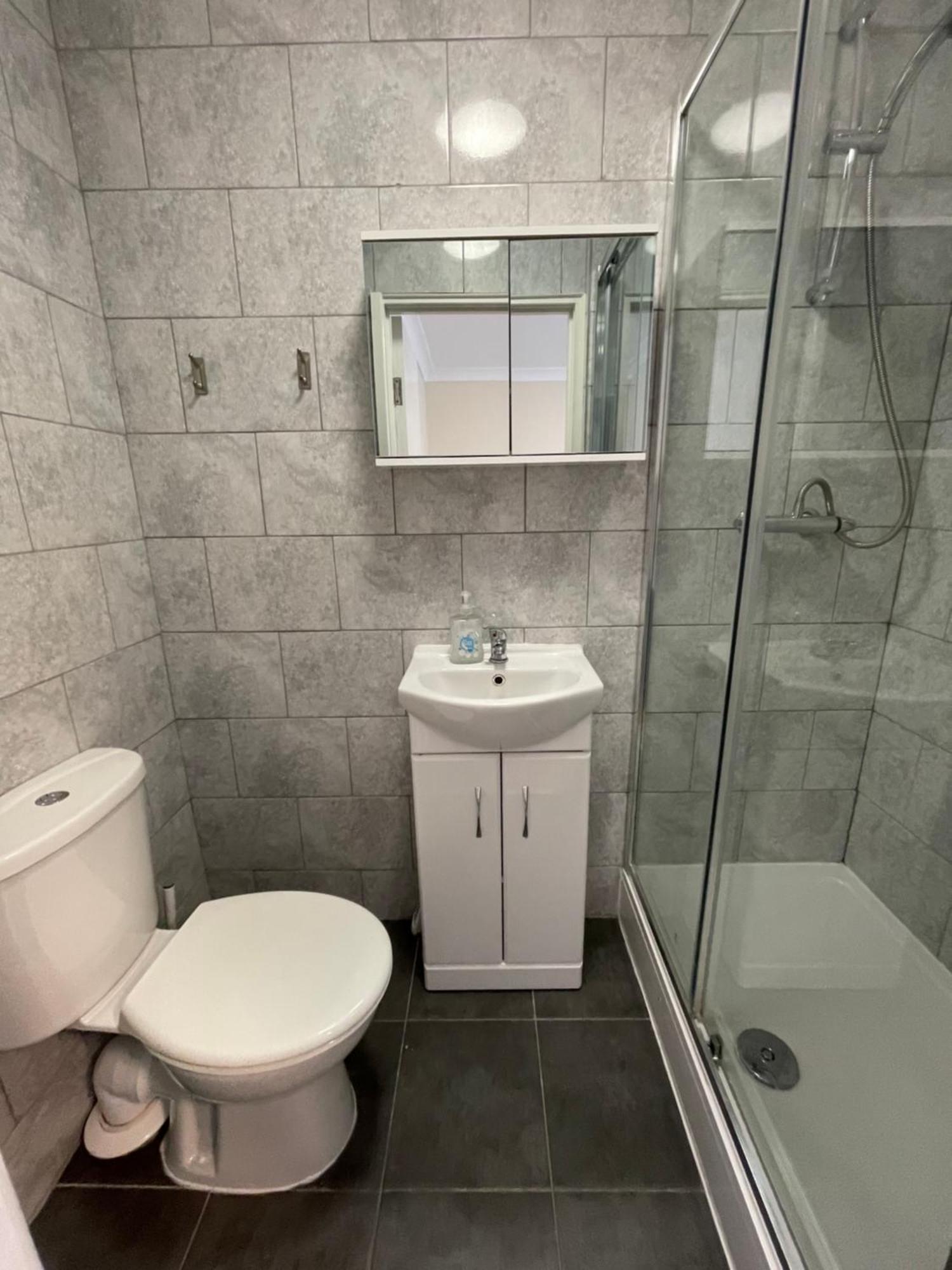 Kensal 2 Guest house *