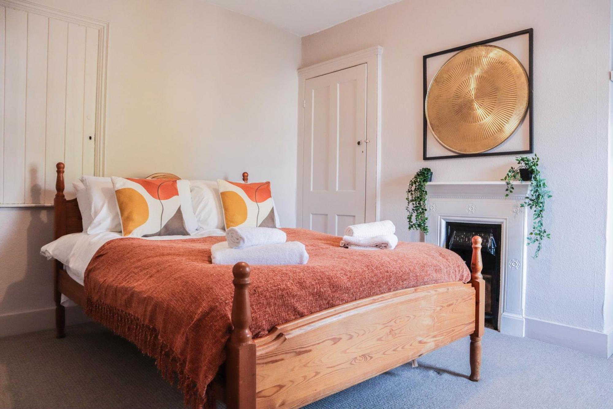 Stunning 5 Bed House In Clapham - Free Wifi!