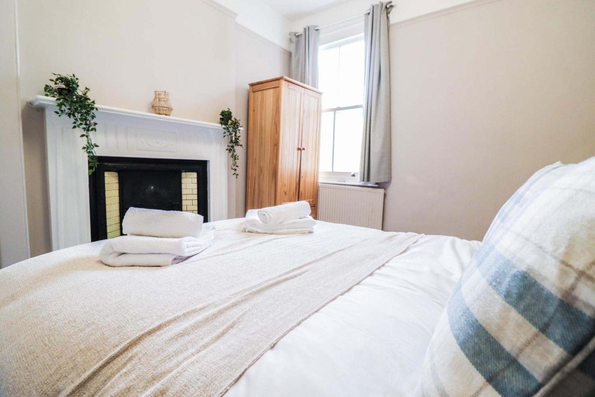 Stunning 5 Bed House In Clapham - Free Wifi! * Londres