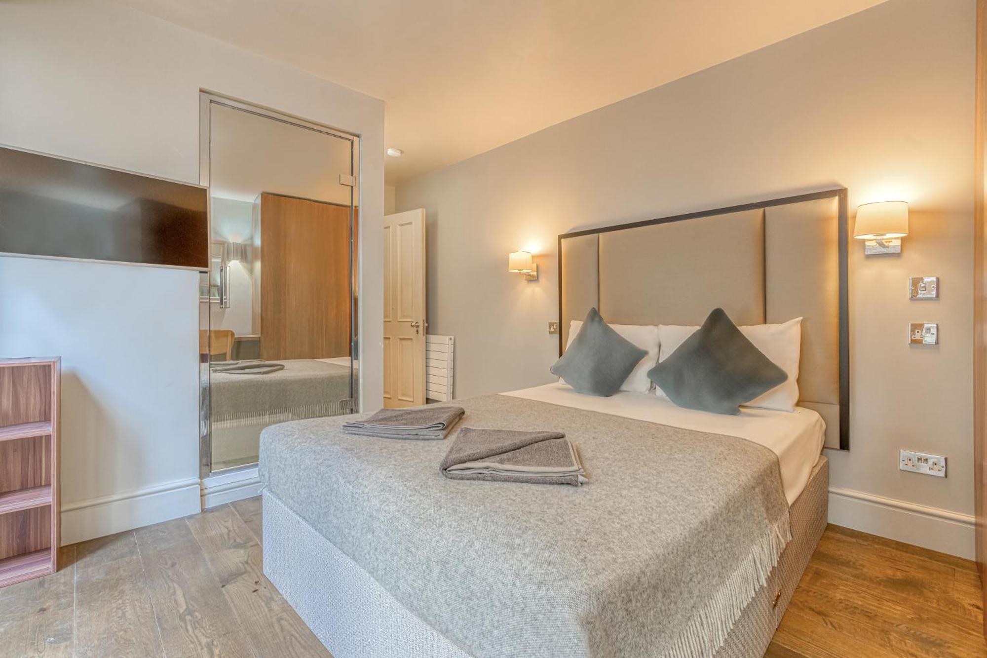 Grosvenor Mayfair Apartment *