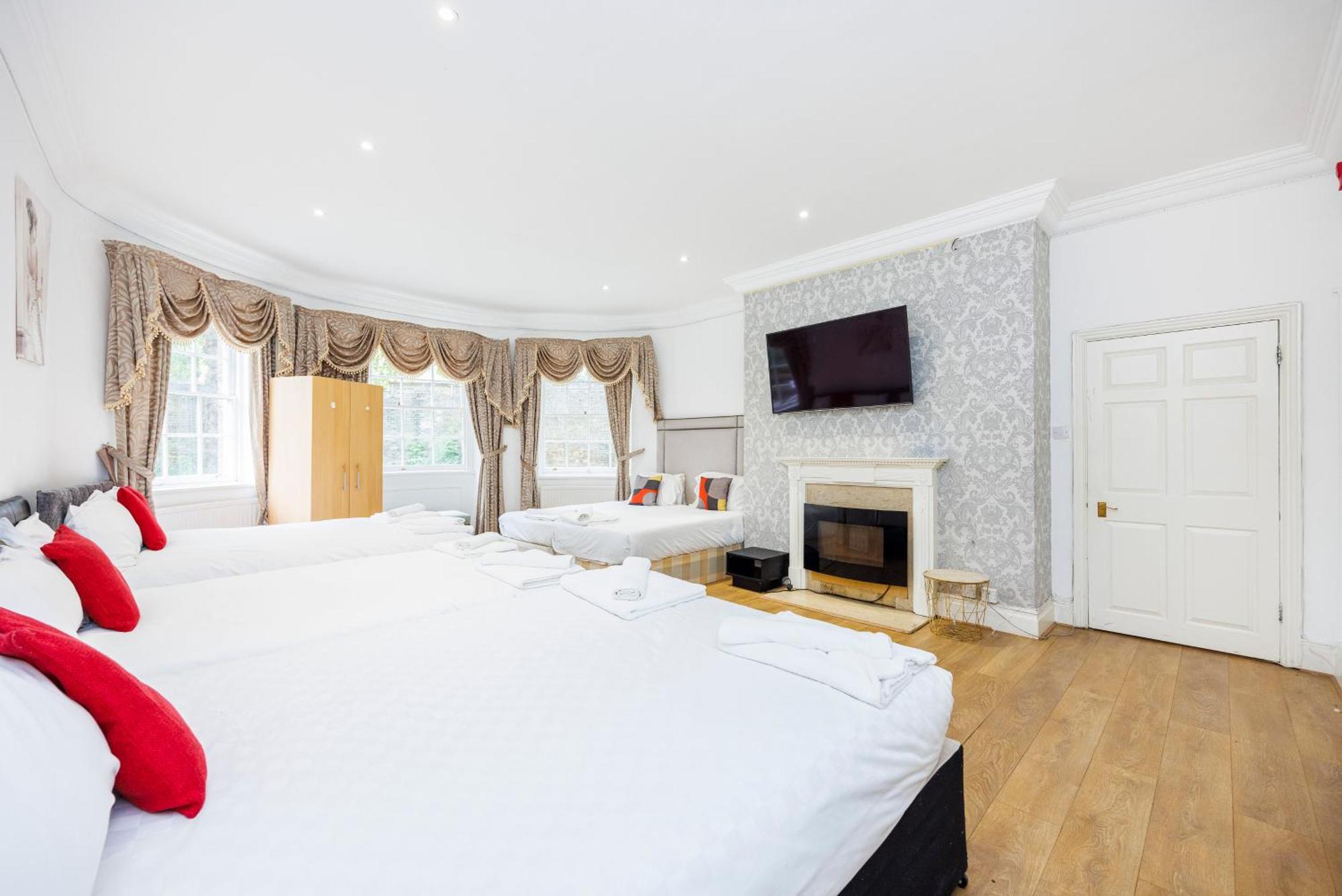 Mansion House Premium *