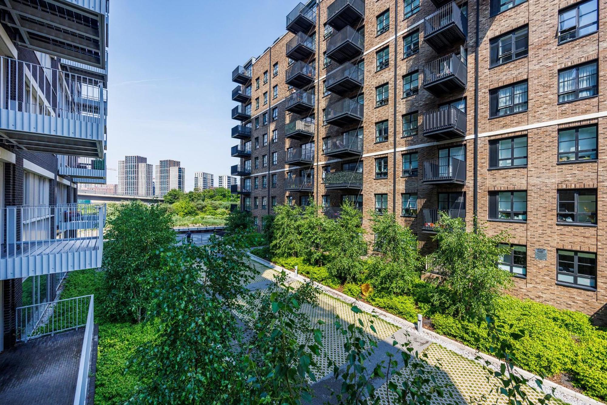Luxury Apartment-business-relocation-canary Wharf * London