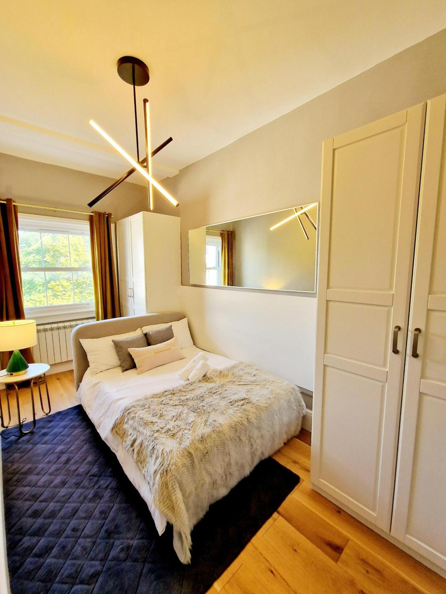 Apartment Gorgeous Hyde Park With Elevator Access By Tube Metro Stations London