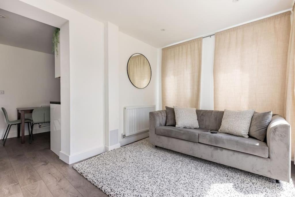 Apartment Streatham London