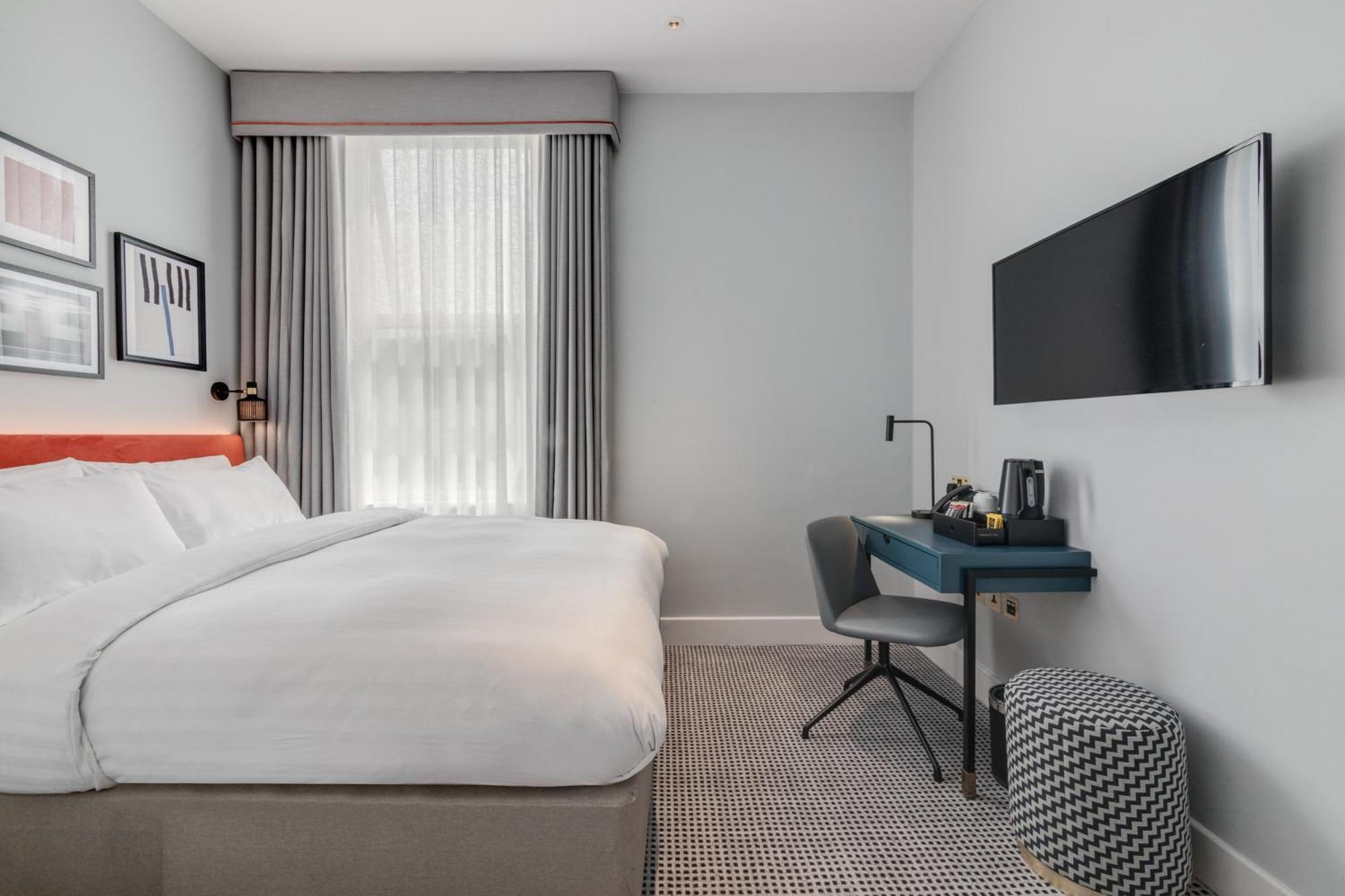 Mornington Kensington, Bw Premier Collection Hotel 4*