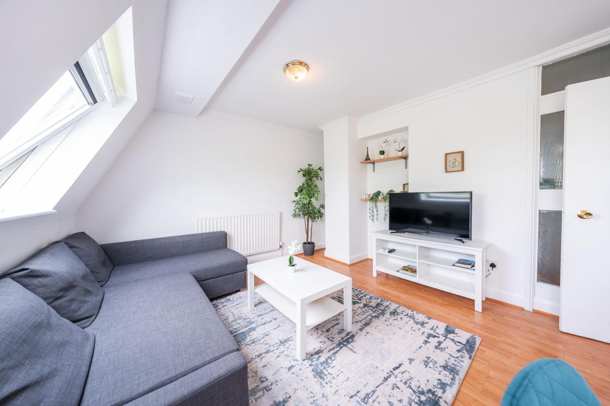 The Queensborough By Hyde Park Apartment *