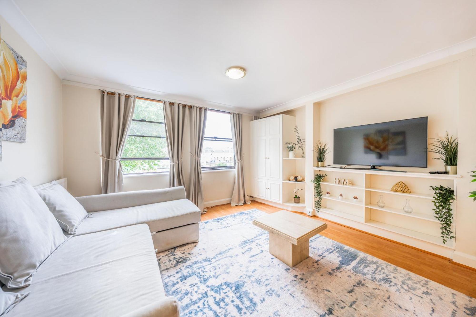 The Queensborough By Hyde Park Apartment