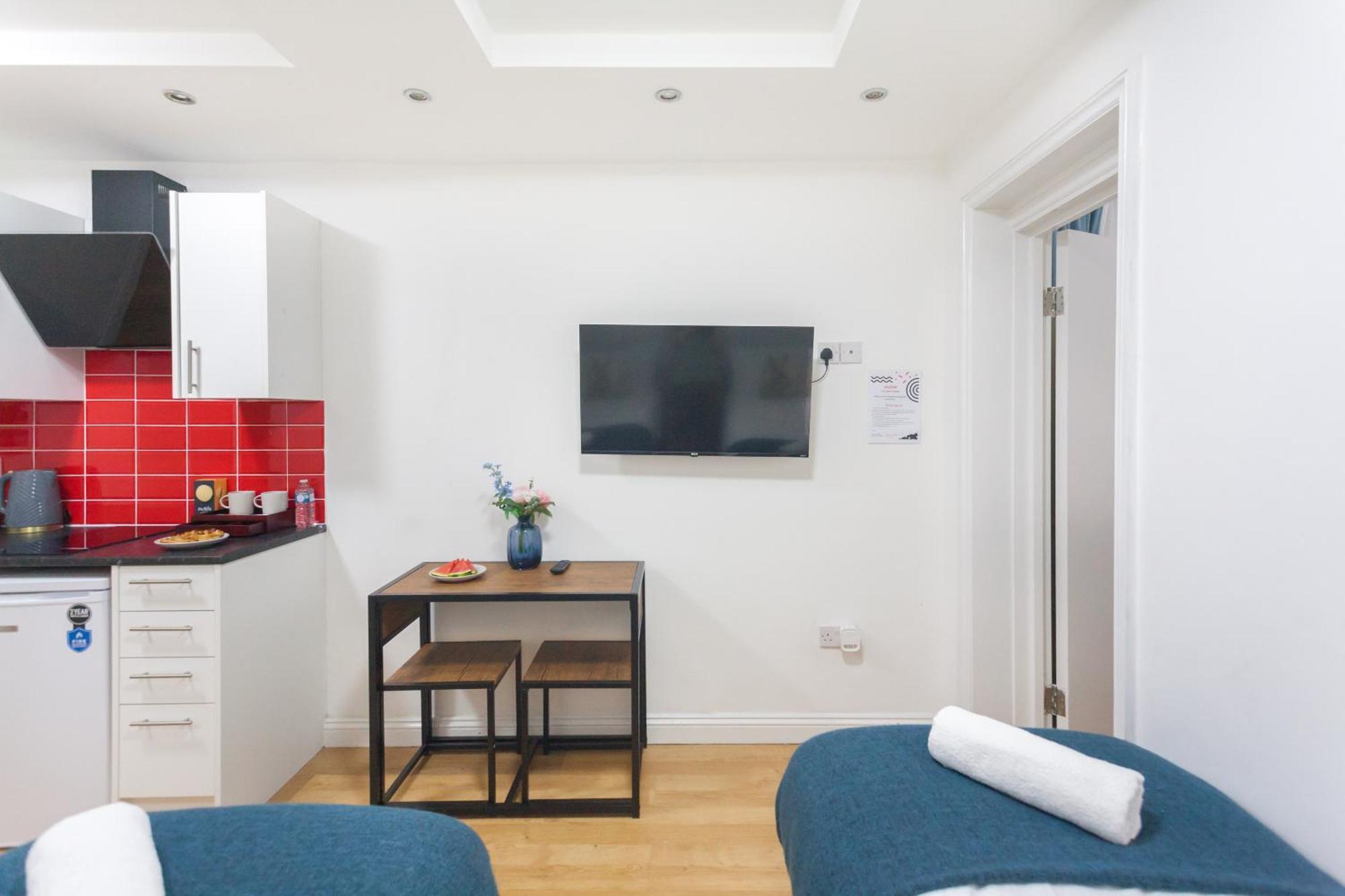 Holloway Budget - 1 Minute To Emirates Stadium - Next To Station - Center London