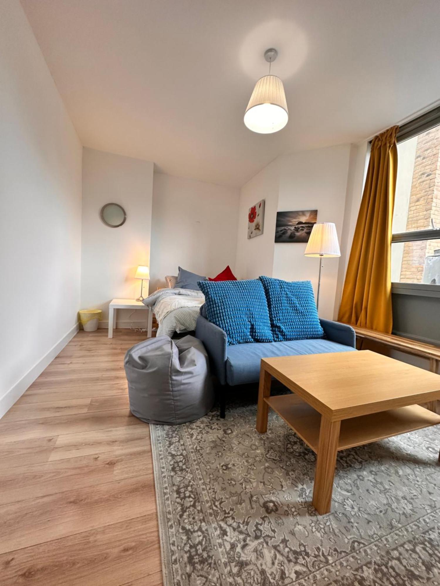 Modern 2 Bedroom Flat Next To Liverpool Street Apartment *