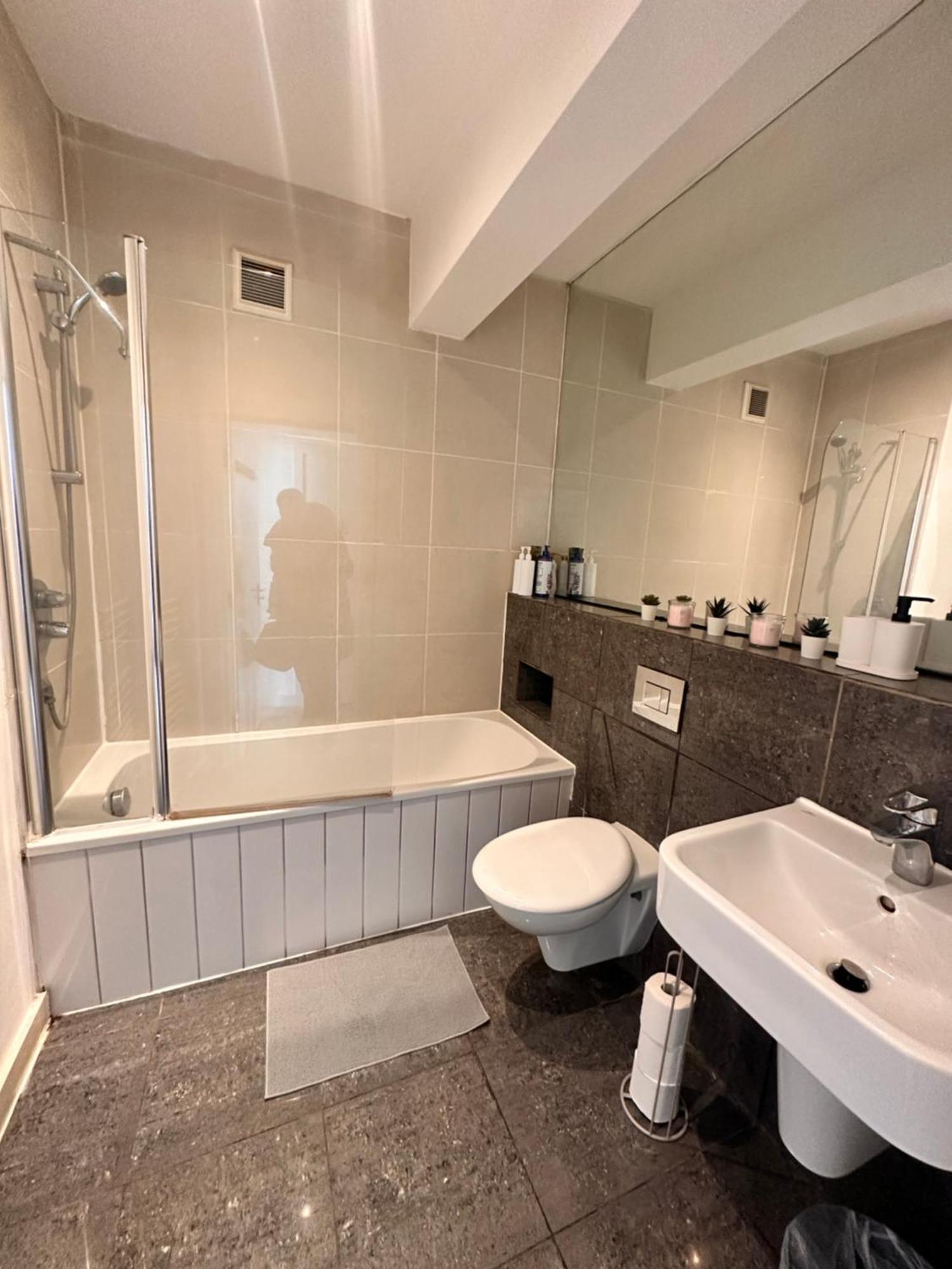 Modern 2 Bedroom Flat Next To Liverpool Street * London