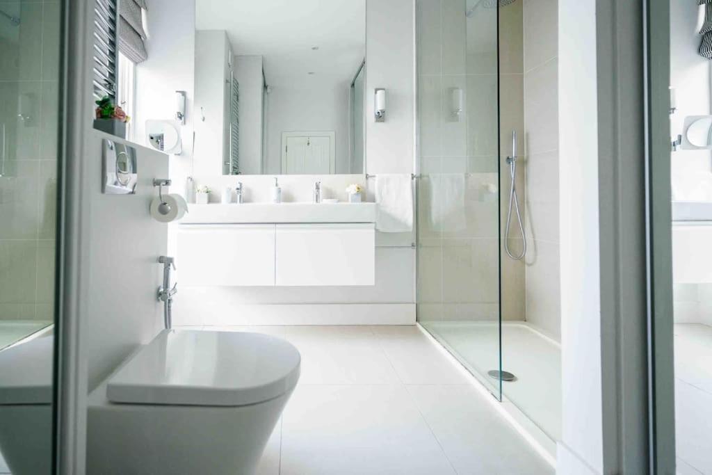 Spacious And Cosy 3brs 5f House In Heart Of