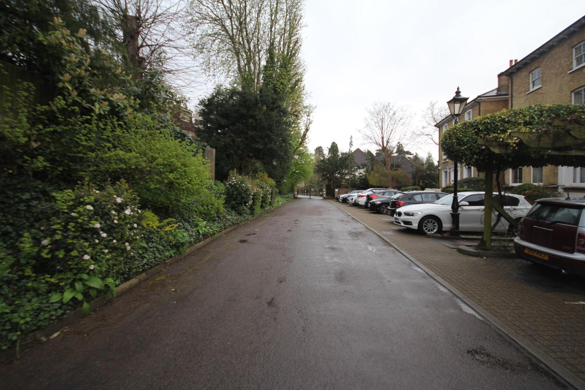 Harrow On The Hill Place Apartment London