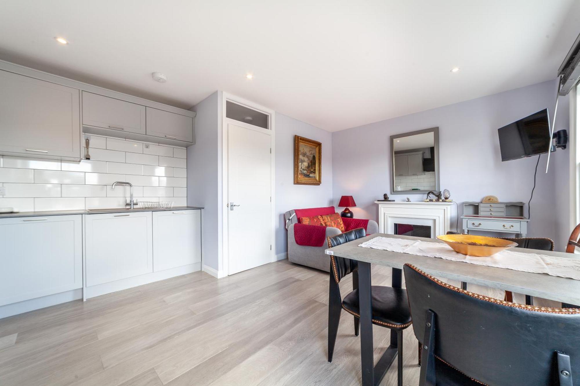 Apartment Charming New 1br Flat Wterrace, Shepherd's Bush