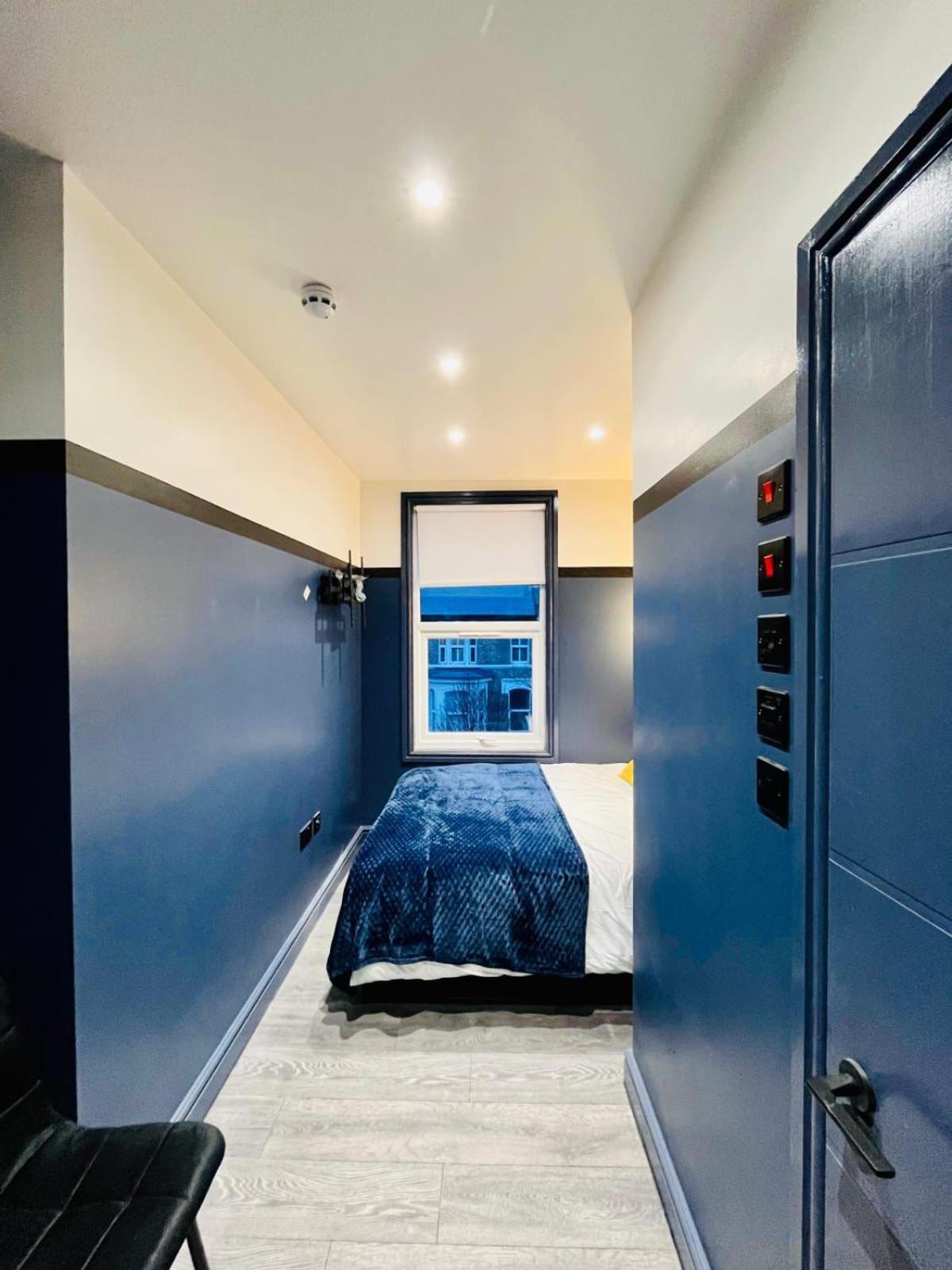 39 Blue House Luxury Ensuite Ideal For Tourists Guest house London