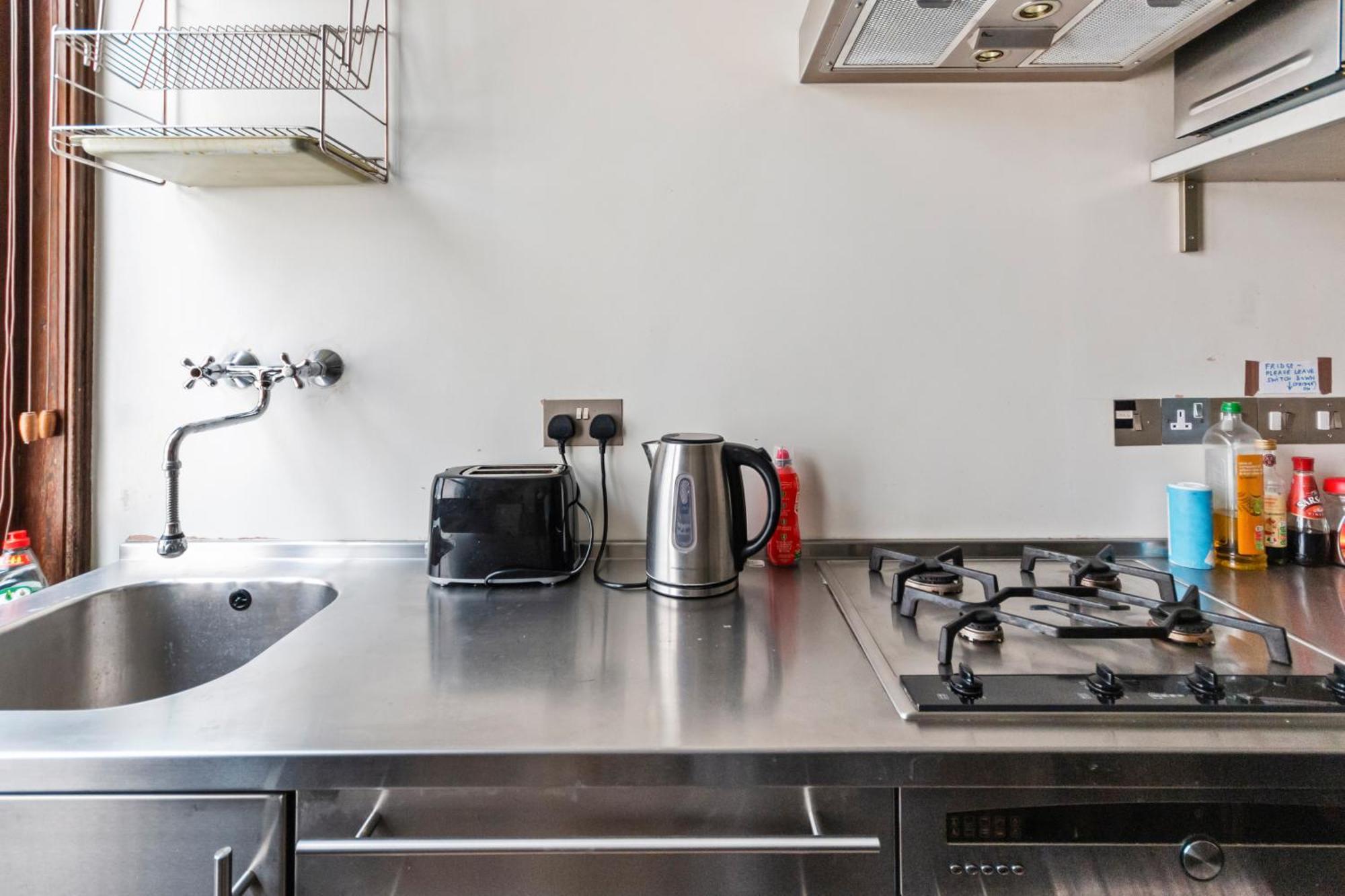 Spacious 1 Bed Holborn Apartment London