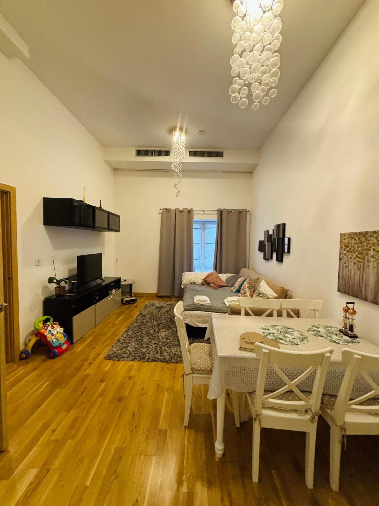 Two Double Bedroom Duplex Flat *