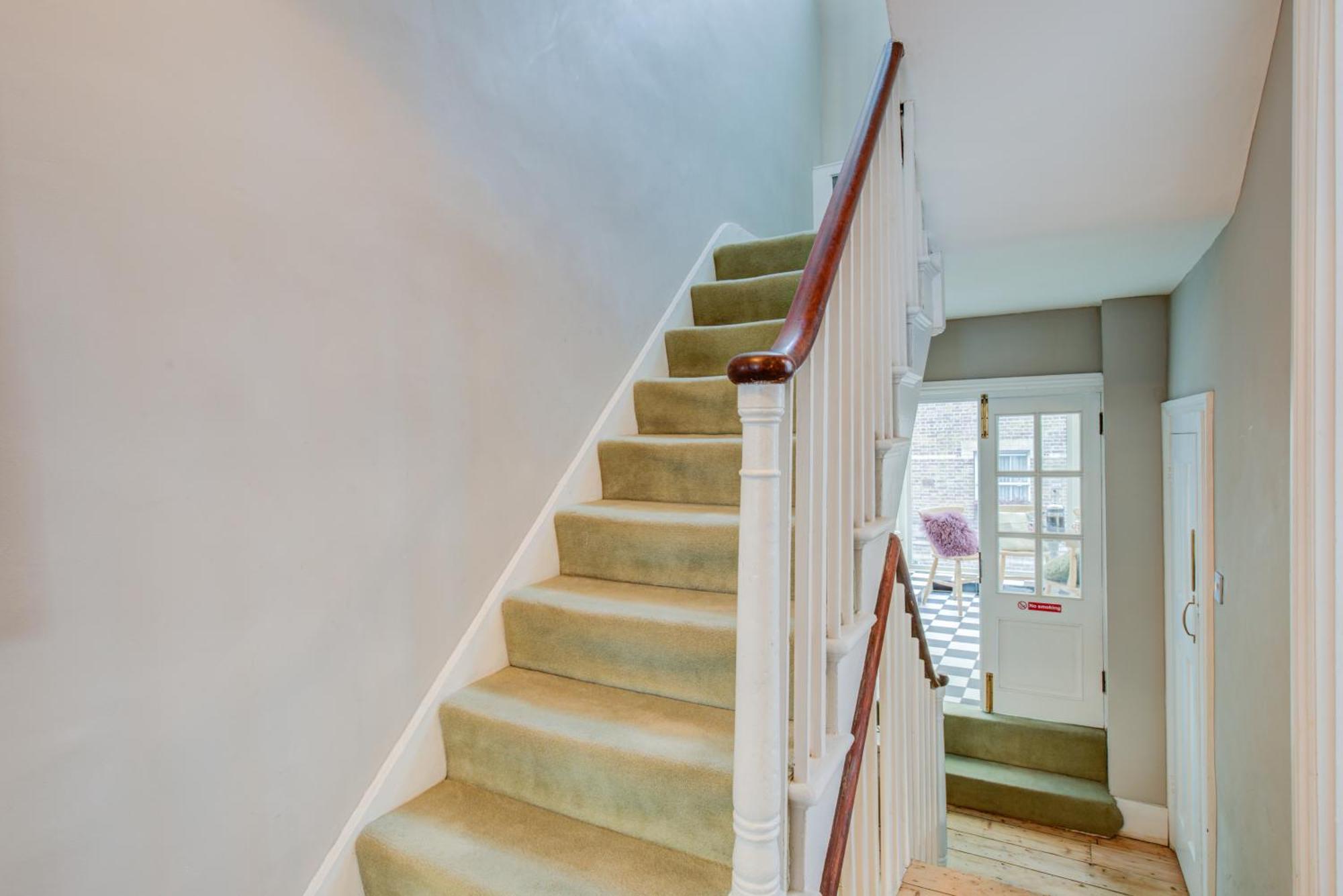 Homestay Victoria Belgravia Townhouse *