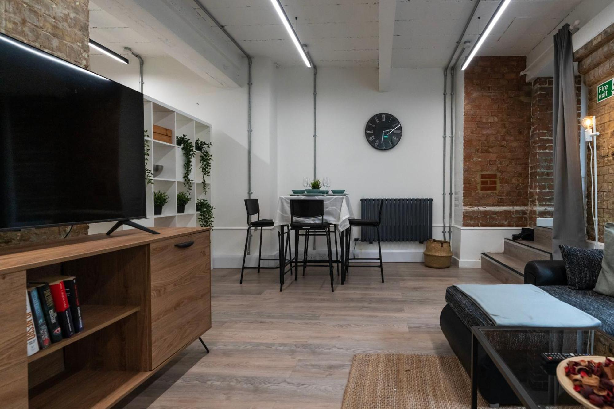 Shoreditch By Dc *
