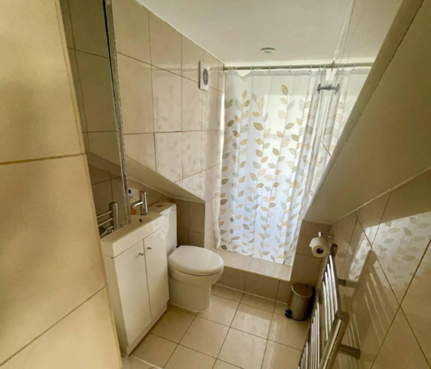Casa de férias Bright Quiet Loft Ensuite Serene Clapham Area
