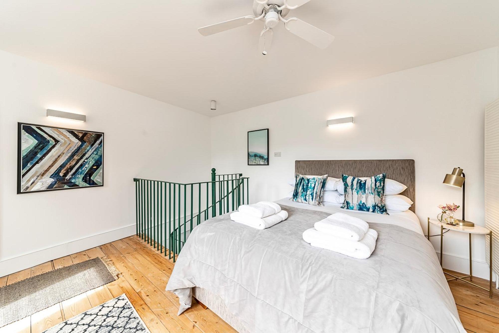 Holiday home Secret Kensington Garden Mews: Spacious 2-bedroom House With Private Patio London