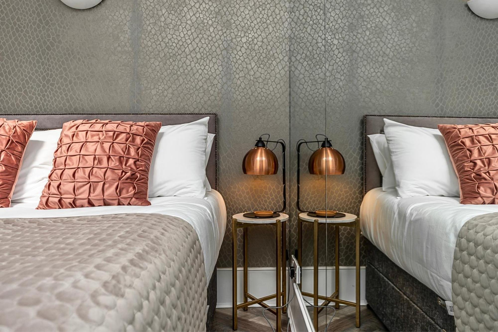 Holiday home Secret Kensington Garden Mews: Spacious 2-bedroom House With Private Patio