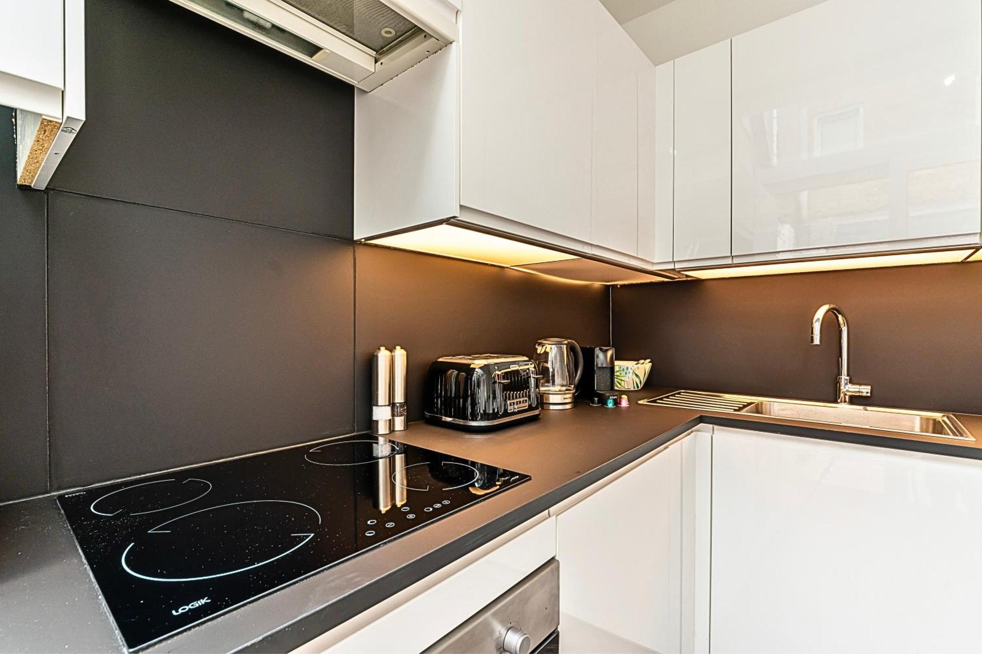 Holiday home Secret Kensington Garden Mews: Spacious 2-bedroom House With Private Patio