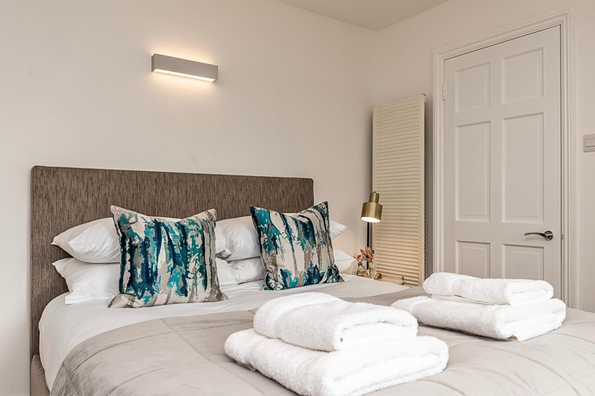 Holiday home Secret Kensington Garden Mews: Spacious 2-bedroom House With Private Patio London