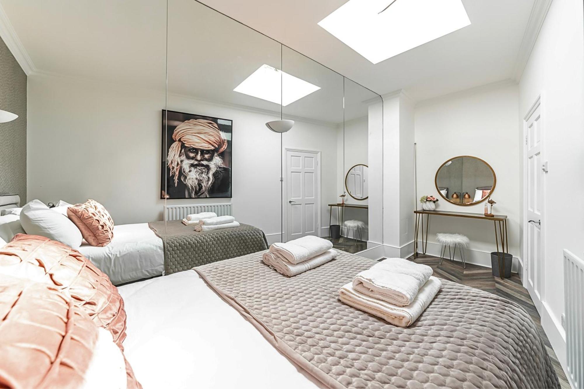 Holiday home Secret Kensington Garden Mews: Spacious 2-bedroom House With Private Patio