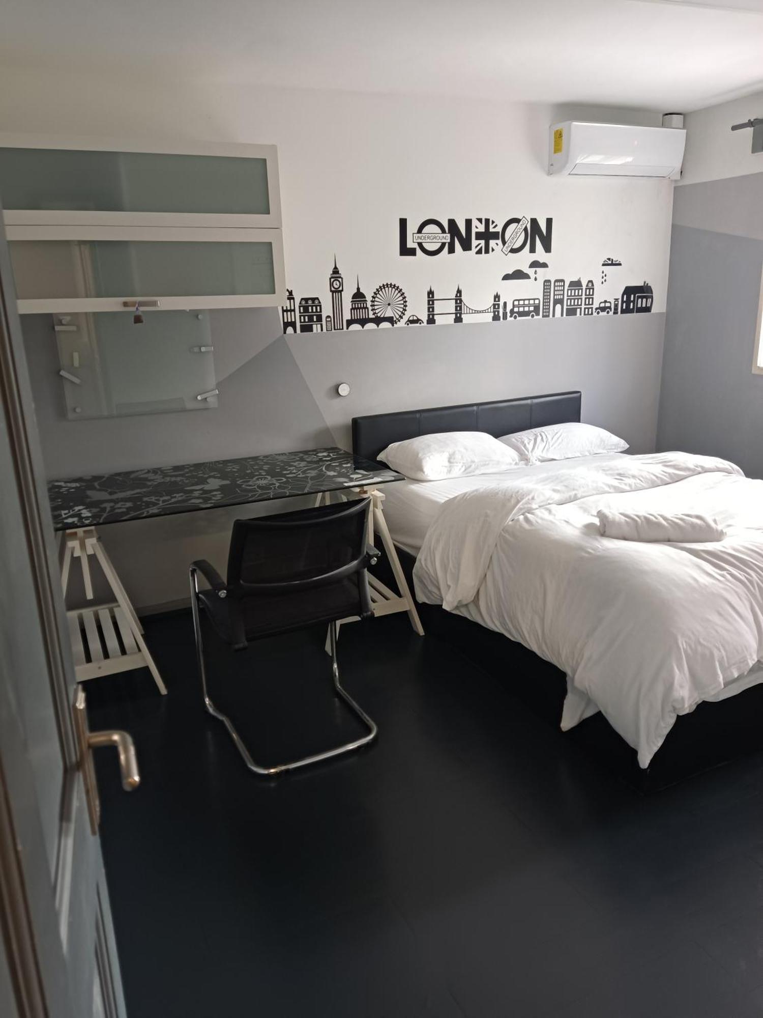 En-suite Soft Water Air Conditioning Tv Neo * London