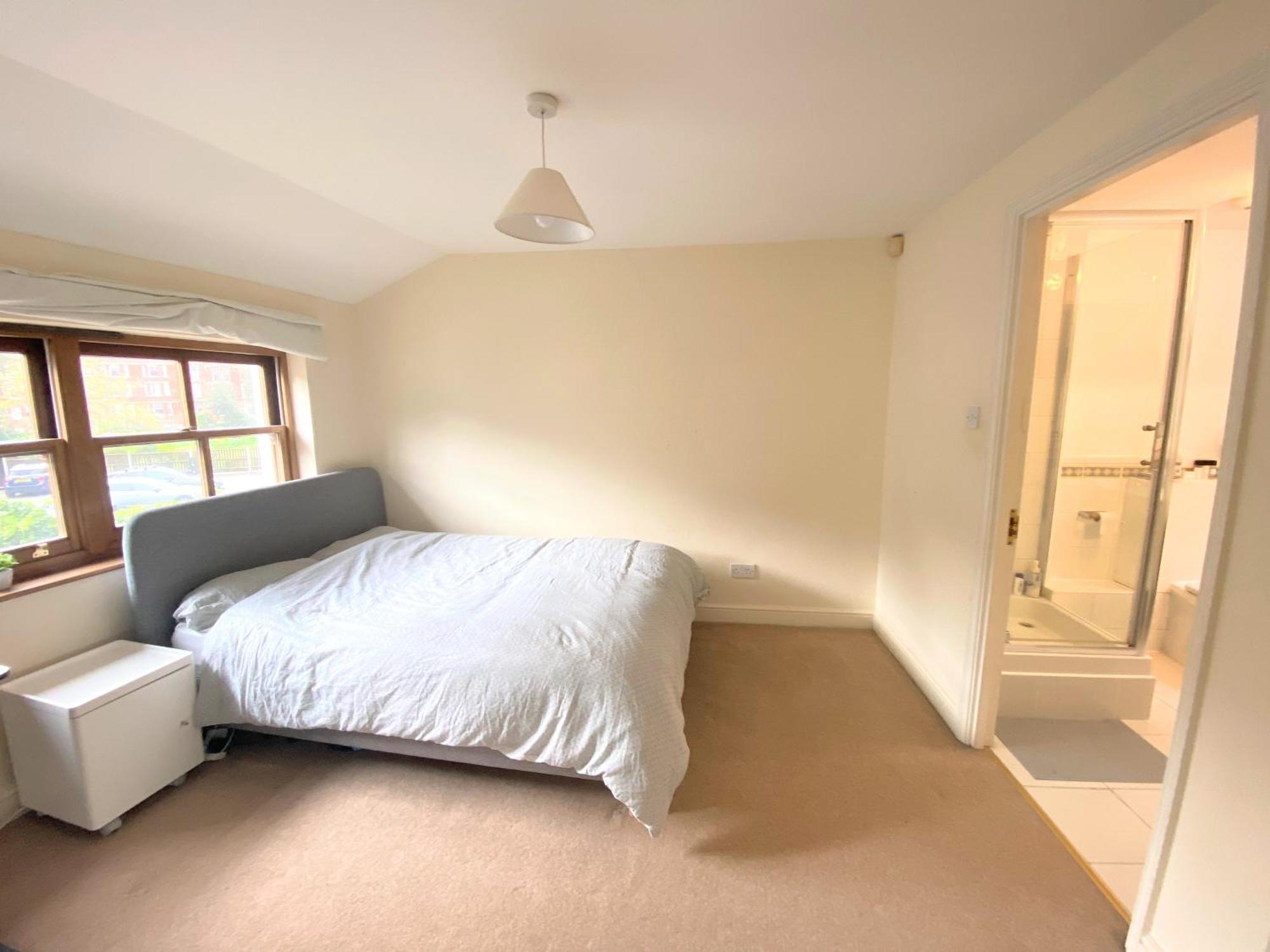 Cozy Double Next To Putney Bridge And High Street * London