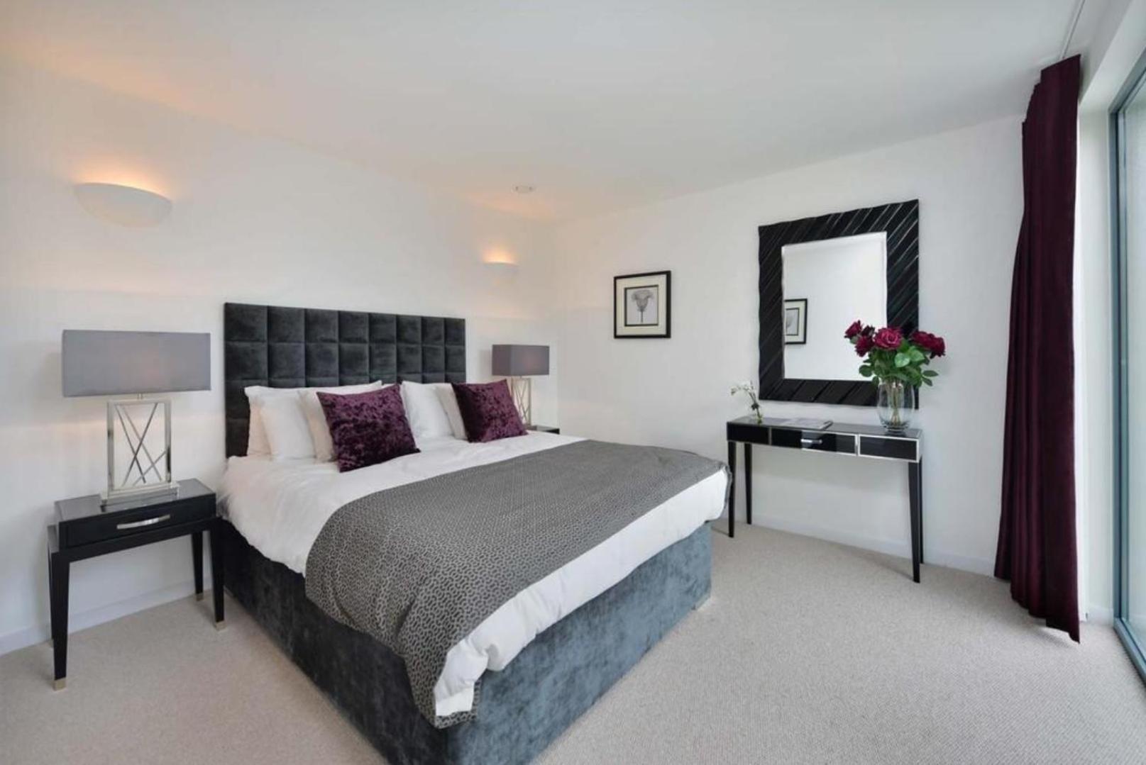 Luxury 4 Bed In Holiday home