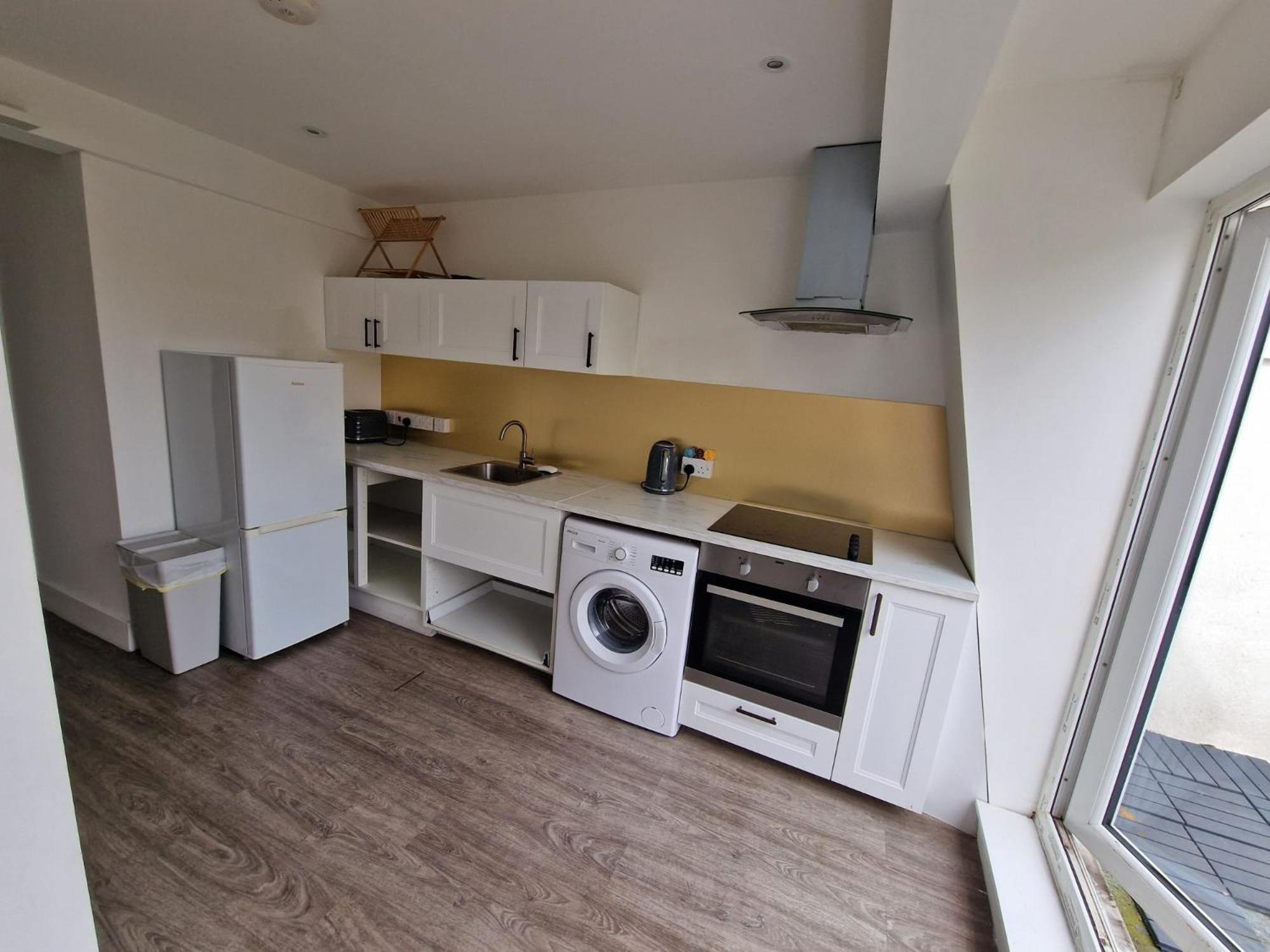 Impeccable 1-bed In Apartment London