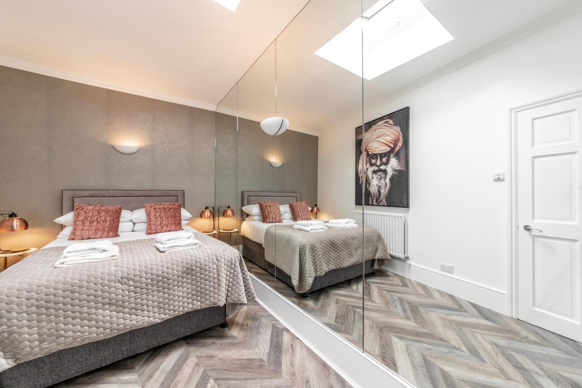Holiday home Secret Kensington Garden Mews: Spacious 2-bedroom House With Private Patio