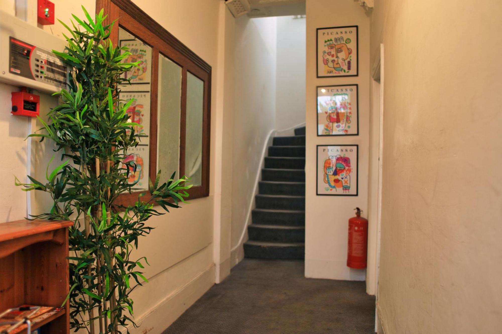 Floor In Islington Apartment