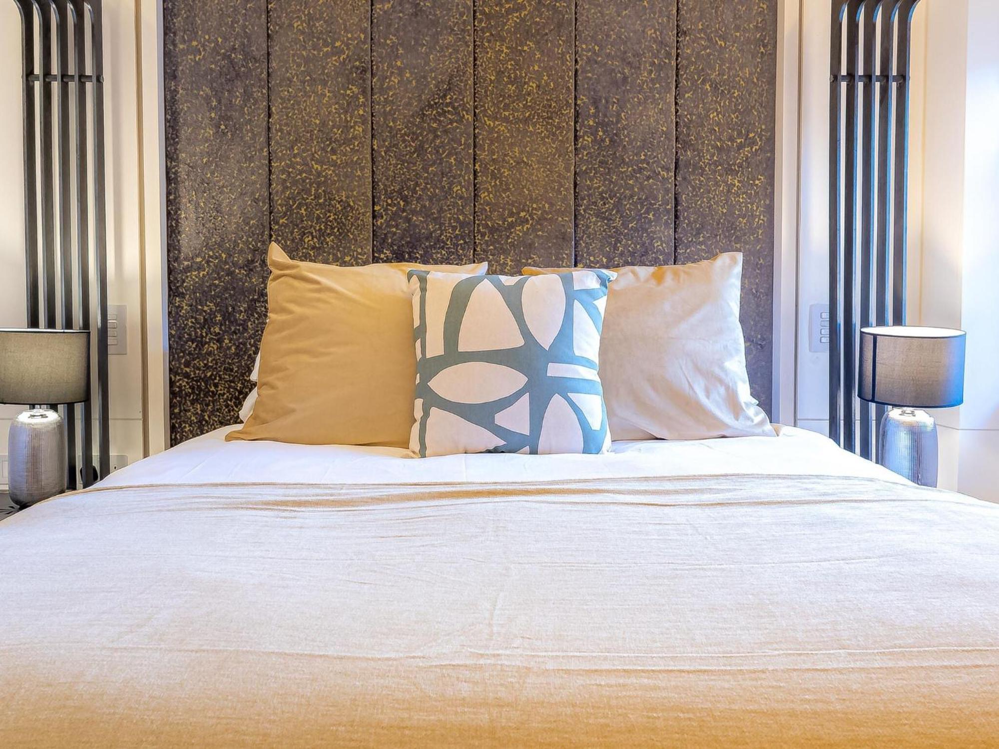 Modern Deluxe Five Bedroom House Near Chalk Farm Station By Belvilla Apartment London