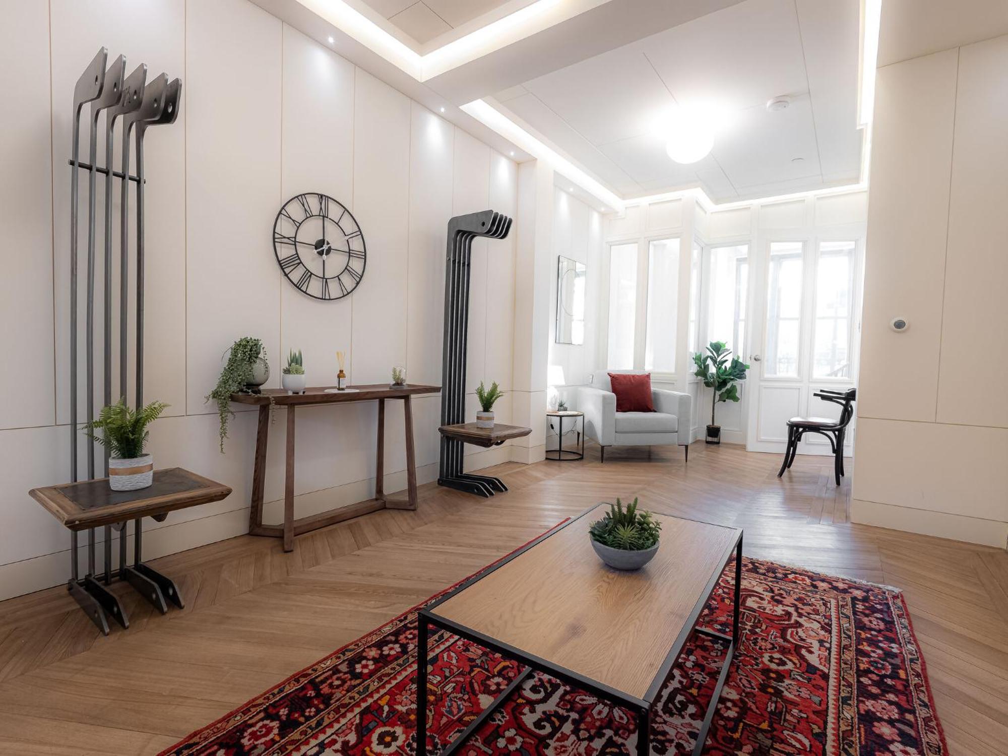 Modern Deluxe Five Bedroom House Near Chalk Farm Station By Belvilla London