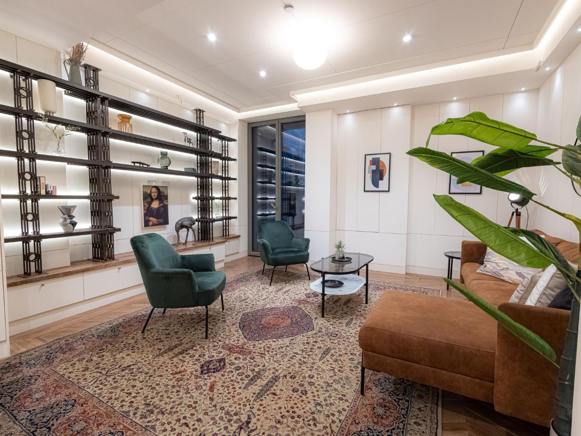 Modern Deluxe Five Bedroom House Near Chalk Farm Station By Belvilla Apartment