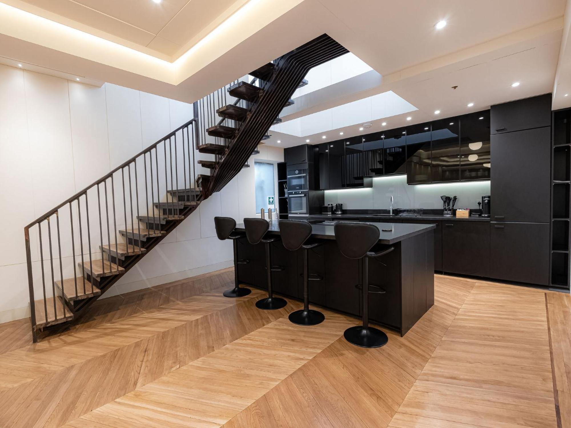 Modern Deluxe Five Bedroom House Near Chalk Farm Station By Belvilla Apartment *