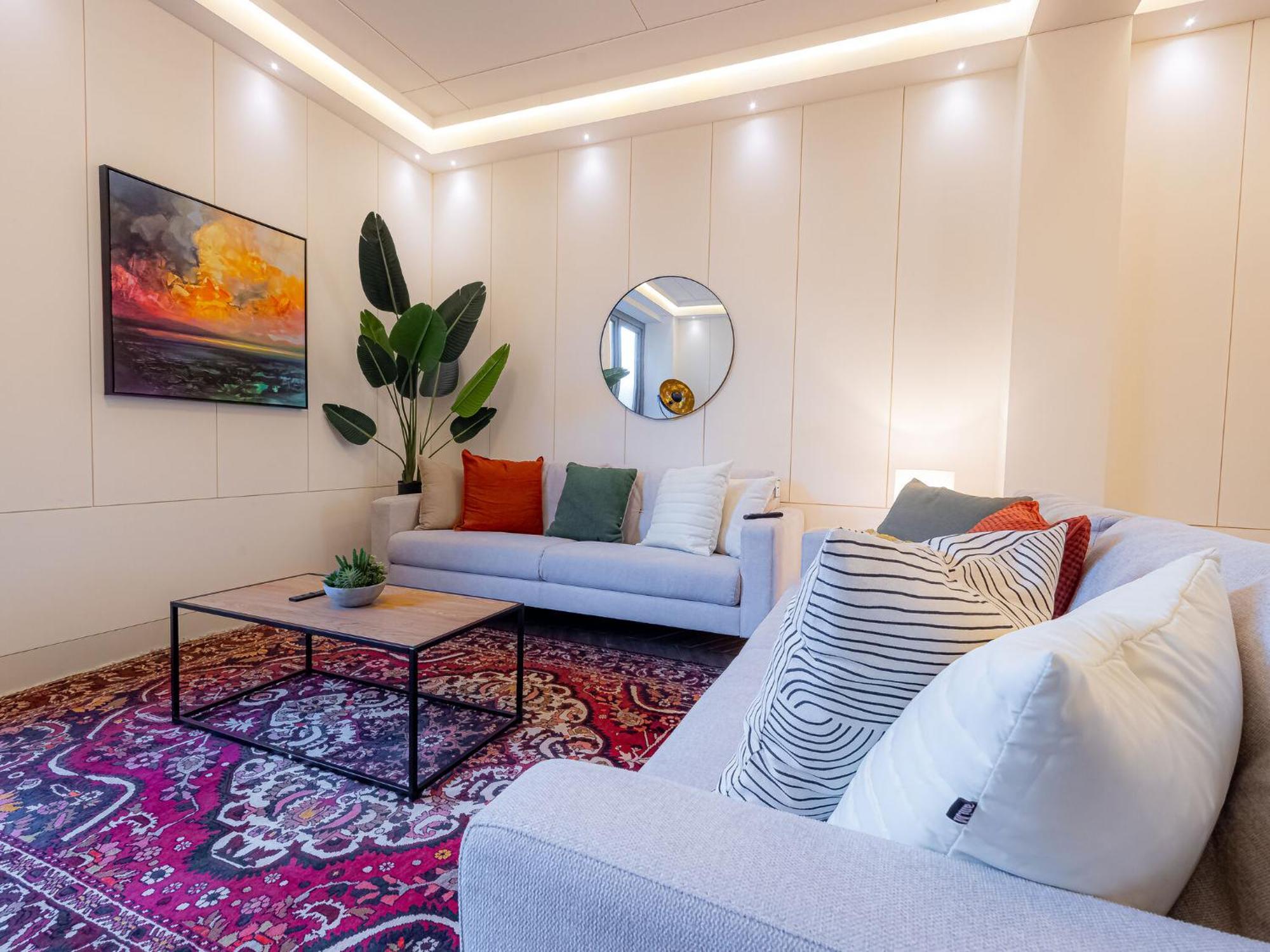 Apartment Modern Deluxe Five Bedroom House Near Chalk Farm Station By Belvilla *